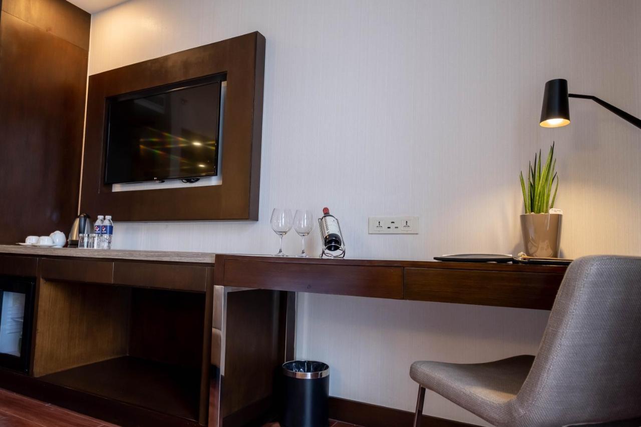Wynwood Hotel Pasig City Bagian luar foto