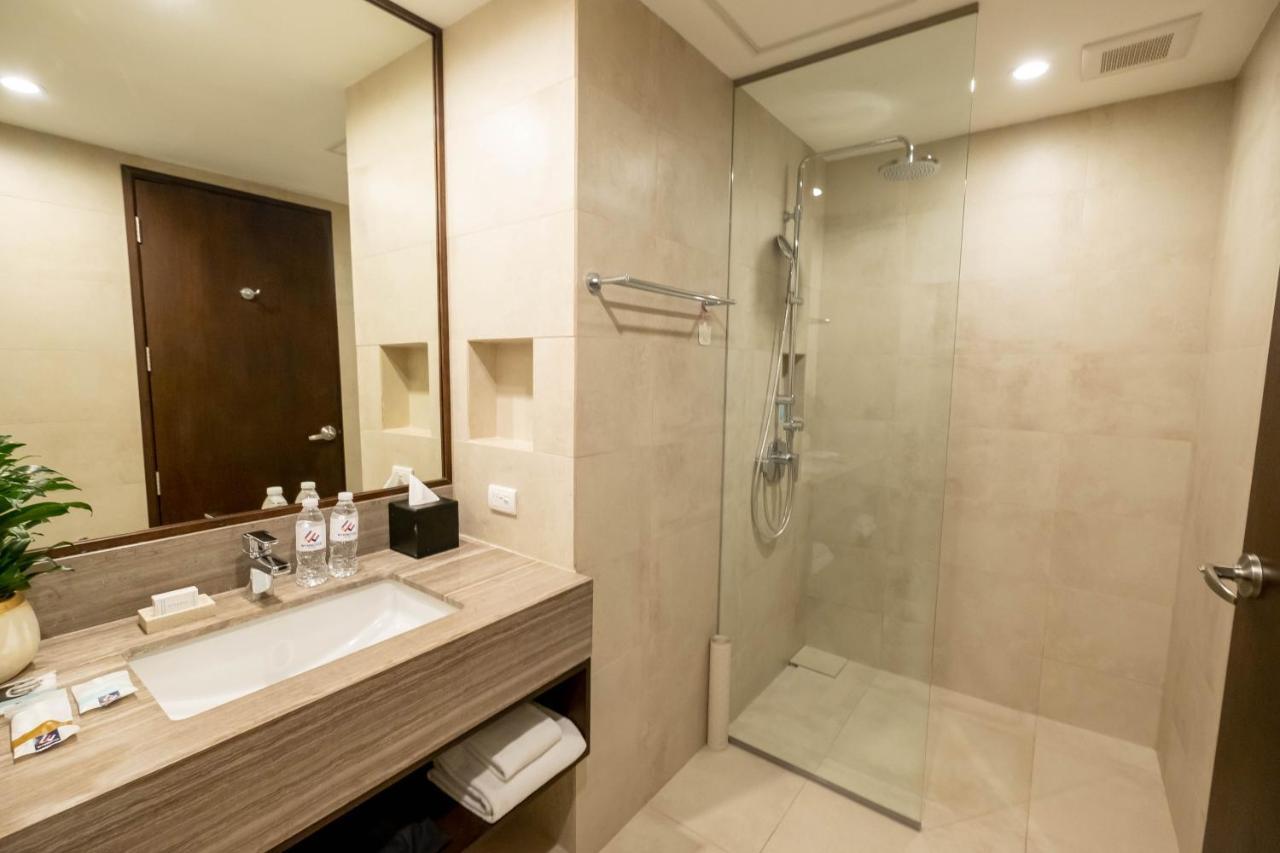Wynwood Hotel Pasig City Bagian luar foto